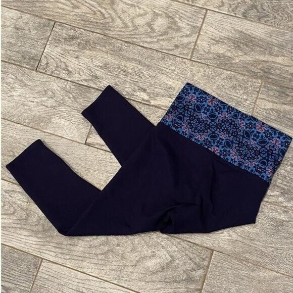 Fabletics XS Crop Leggings Extra Small foldover Waistband Capri Womens Stretch - Picture 5 of 6